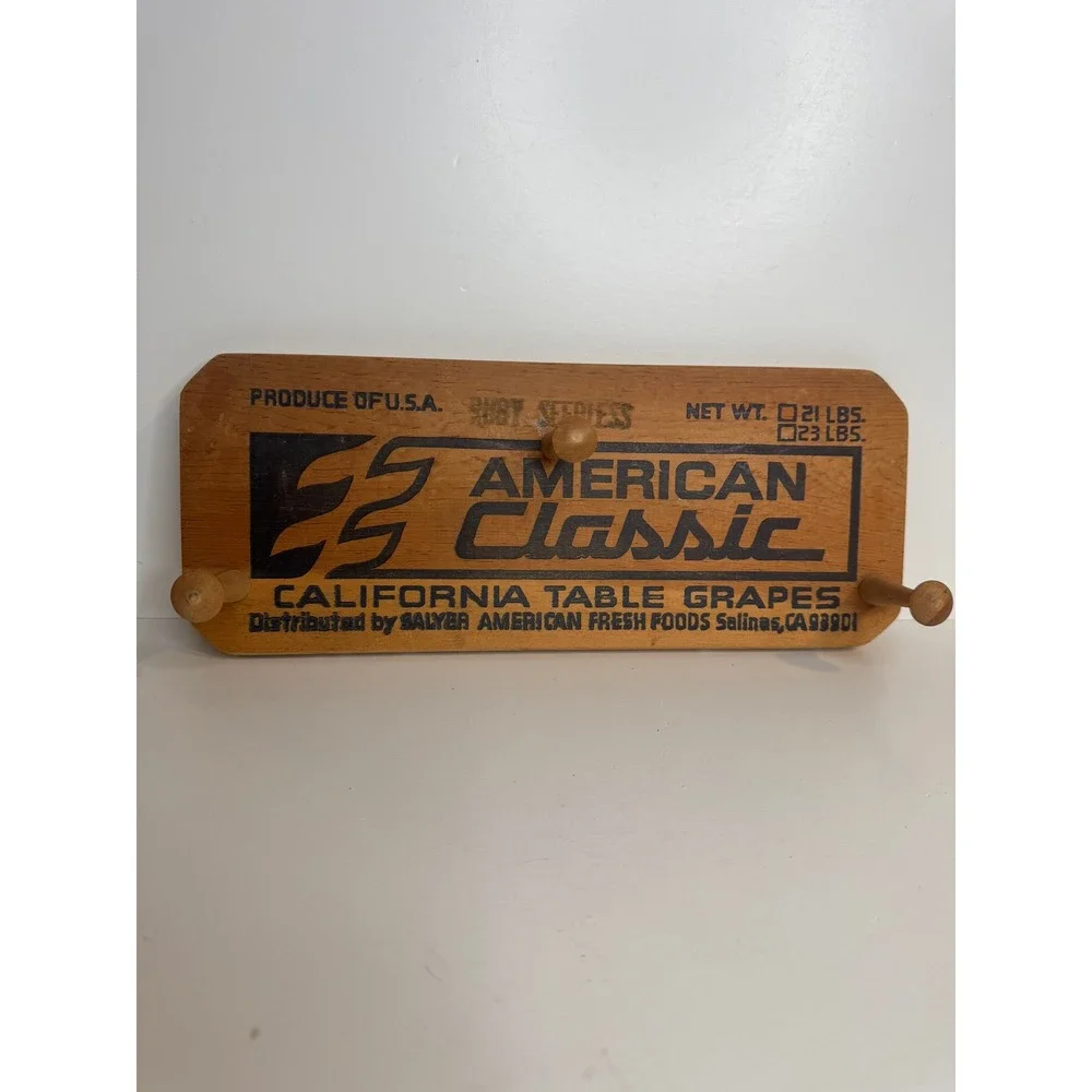 VTG California Table Grapes Wooden Wall Rack Produce Crate Advertising Sign Hook